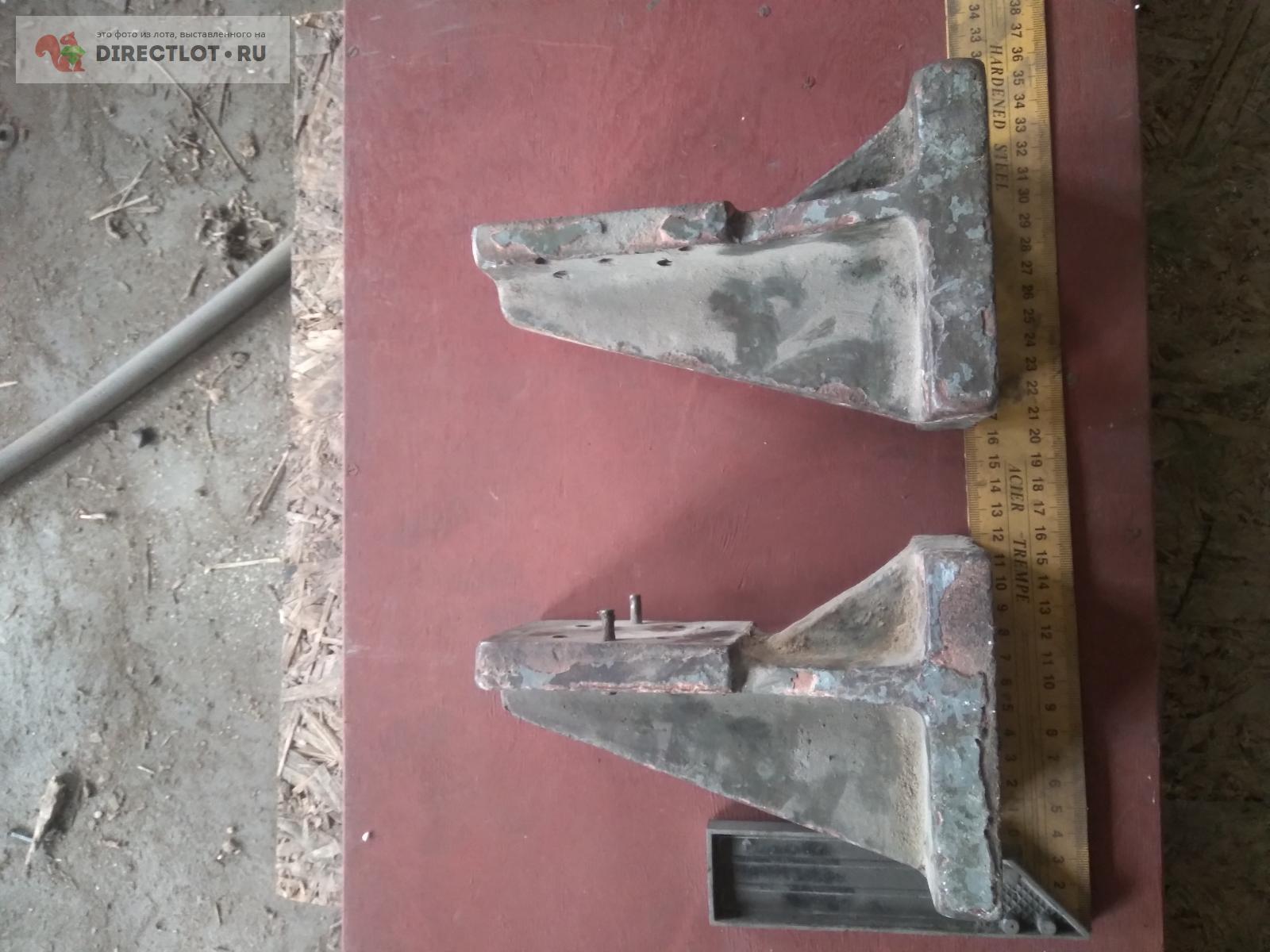 Продам Пара крепких чугунных угловых кронштейнов. купить на DIRECTLOT.RU